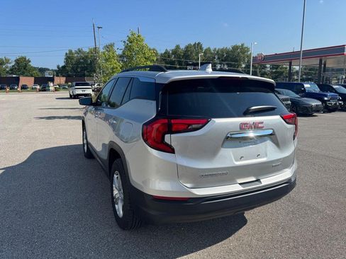 Used 2019 GMC Terrain SLE w/ Driver Convenience Package AWD/4WD image 2