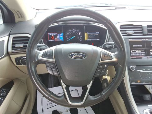 Used 2015 Ford Fusion SE w/ Equipment Group 202A image 11