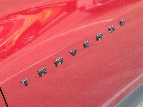 Used 2023 Chevrolet Traverse LT image 10