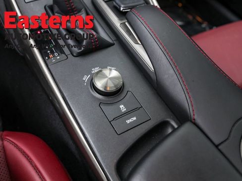 Used 2018 Lexus IS 300 AWD image 21
