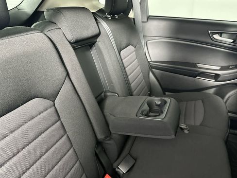 Used 2024 Ford Edge SE w/ Black Appearance Package image 25