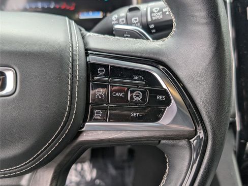 Used 2023 Jeep Grand Cherokee Overland w/ Advanced Protech Group III image 24