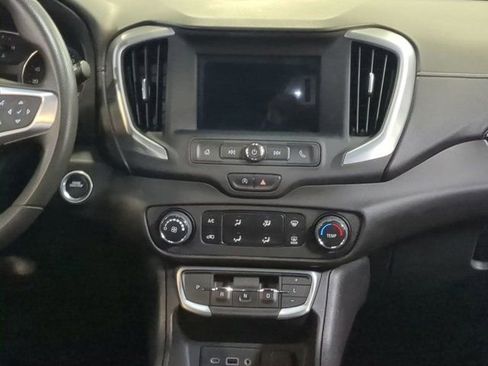 Used 2024 GMC Terrain SLE FWD image 17