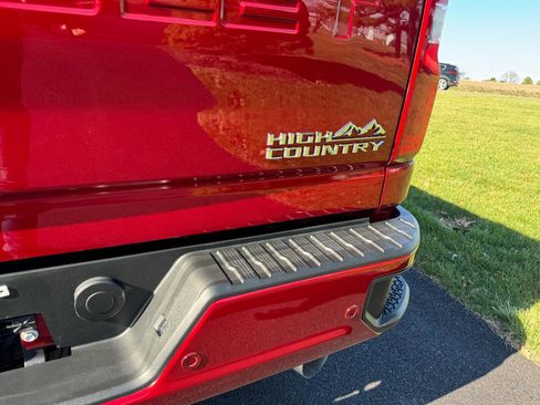 Used 2022 Chevrolet Silverado 2500 High Country w/ Z71 Off-Road Package image 36