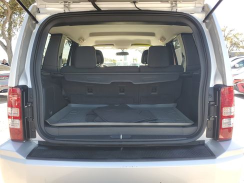 Used 2010 Jeep Liberty Sport w/ Popular Equipment Group image 7