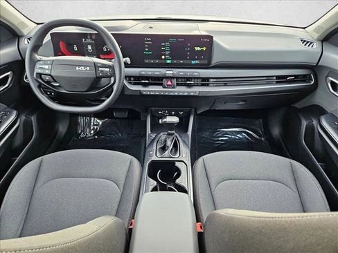 Used 2025 Kia K4 FWD image 16