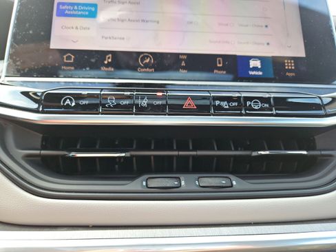 New 2024 Jeep Compass Limited w/ Elite Group image 94