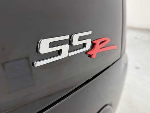 Used 2004 Chevrolet SSR w/ Preferred Equipment Group image 25