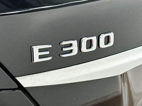 Used 2017 Mercedes-Benz E 300 4MATIC w/ Premium 2 Package image 29