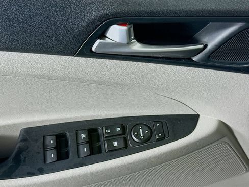 Used 2019 Hyundai Tucson Value FWD image 21