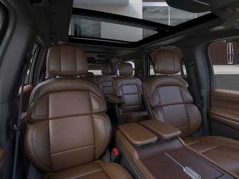 New 2026 Lincoln Navigator L Reserve AWD/4WD image 10