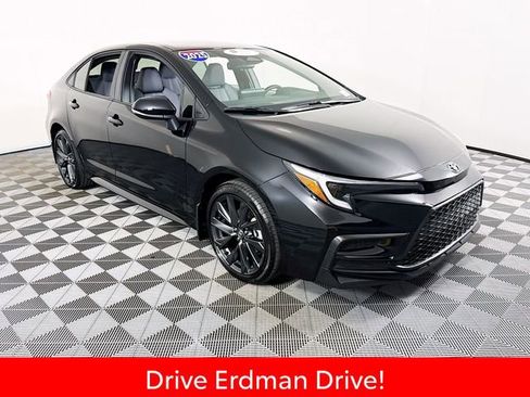 Certified 2025 Toyota Corolla SE image 1