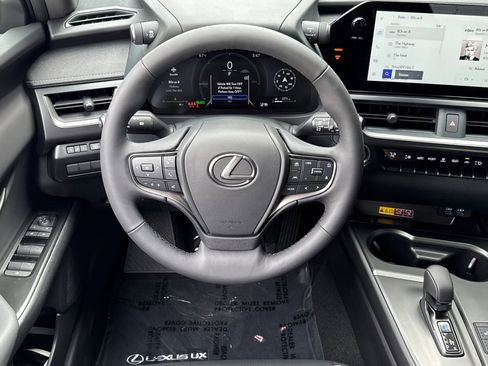 New 2026 Lexus UX 300h FWD image 25