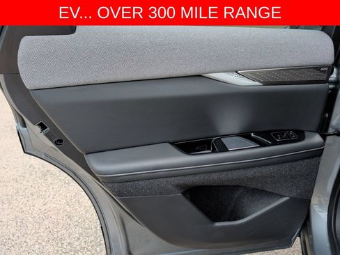 Used 2025 Cadillac Optiq Sport 2 w/ LPO, Floor Liner Package AWD/4WD image 30