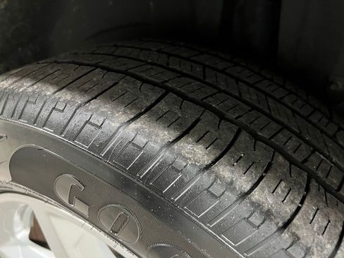 Used 2018 Ford Explorer XLT w/ Equipment Group 202A image 44