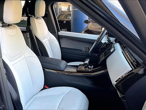Used 2024 Land Rover Range Rover Sport Dynamic SE image 9