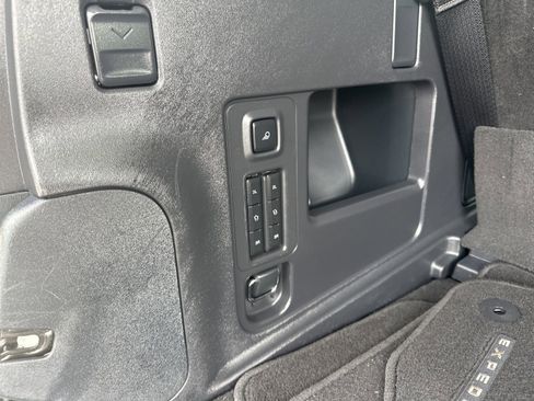 Used 2025 Ford Expedition Platinum AWD/4WD image 14