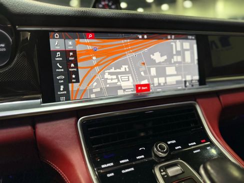 Used 2018 Porsche Panamera 4S image 37