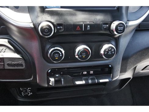 Used 2024 RAM 2500 Big Horn AWD/4WD image 26