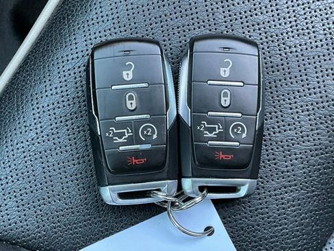 Used 2020 RAM 1500 Laramie AWD/4WD image 24