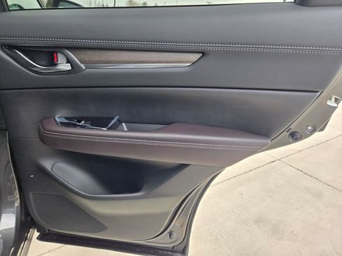 New 2025 MAZDA CX-5 Signature image 10