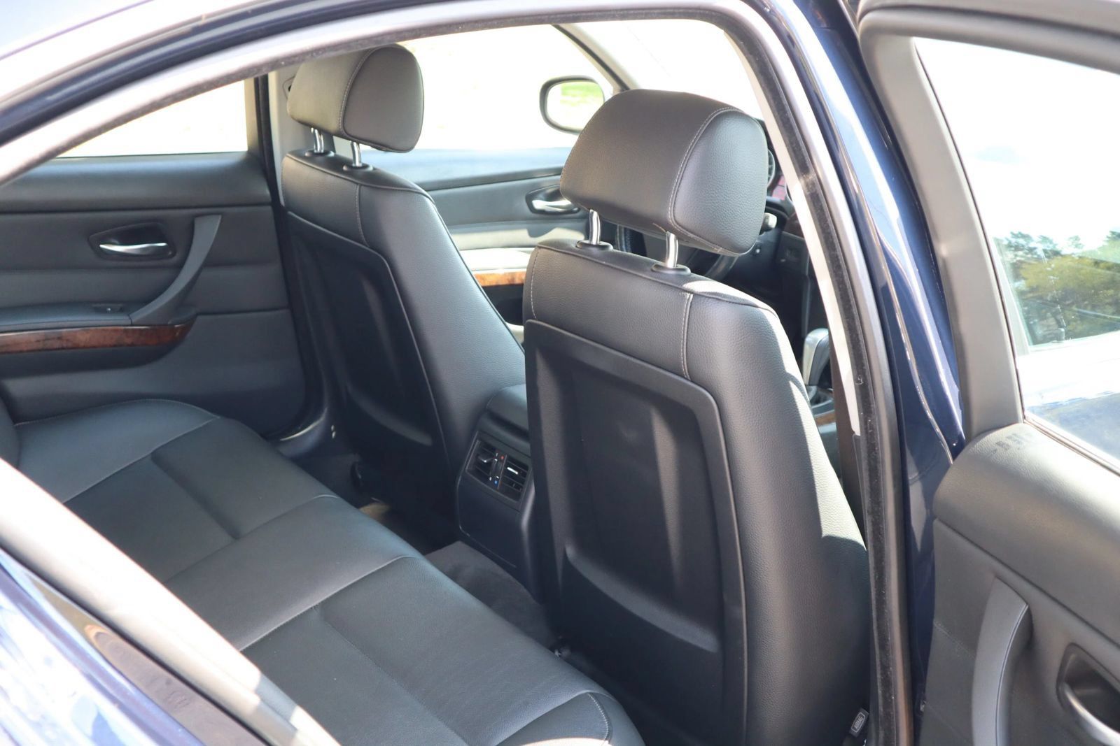 Used 2010 BMW 335d Sedan RWD image 18