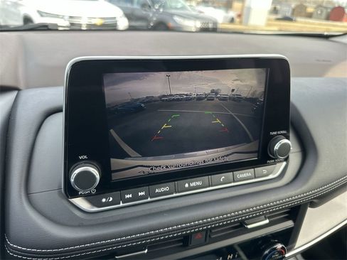 Used 2023 Nissan Rogue SV image 17