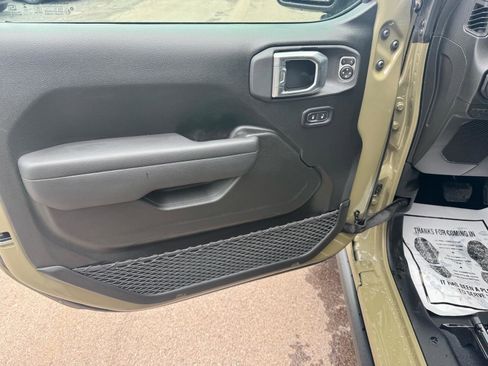 Used 2026 Jeep Gladiator Sport image 24