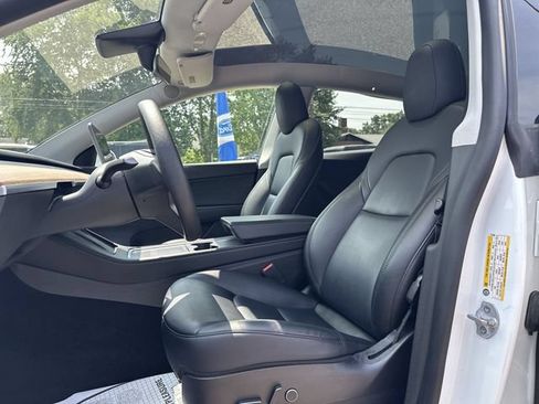 Used 2021 Tesla Model Y Long Range AWD/4WD image 15