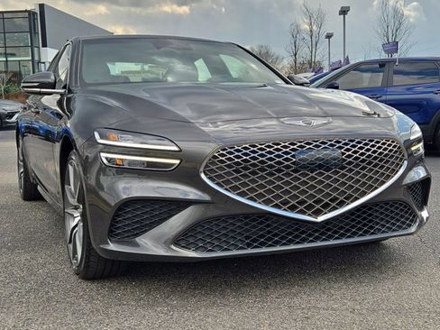 Used 2025 Genesis G70 2.5T image 4