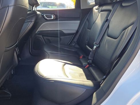 Used 2022 Jeep Compass Limited image 16
