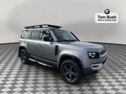 Used 2023 Land Rover Defender 110 S image 3