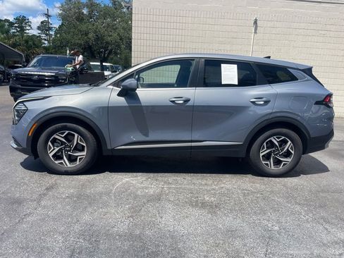 Used 2025 Kia Sportage LX FWD image 2