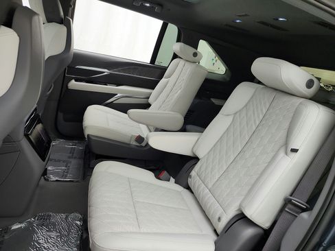 Used 2026 Cadillac Escalade IQ Sport 1 AWD/4WD image 16