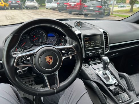 Used 2016 Porsche Cayenne AWD/4WD image 22