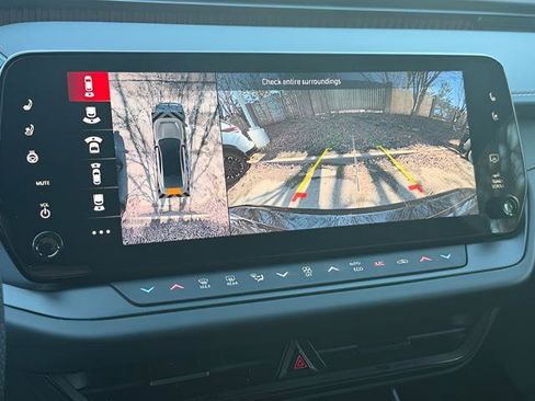 Used 2025 Dodge Charger R/T w/ Plus Group image 13