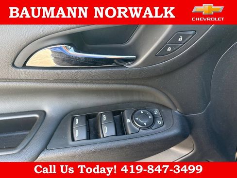 Used 2023 Chevrolet Equinox LT FWD image 16