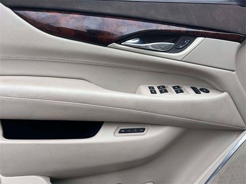 Used 2015 Cadillac Escalade ESV Premium image 13