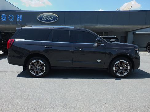 Used 2025 Ford Expedition King Ranch image 2