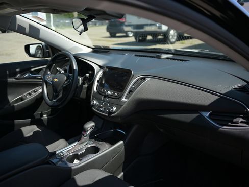 Used 2022 Chevrolet Malibu RS FWD image 45