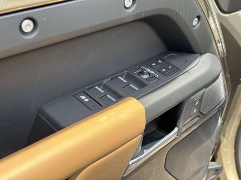 Certified 2025 Land Rover Defender 110 S AWD/4WD image 19