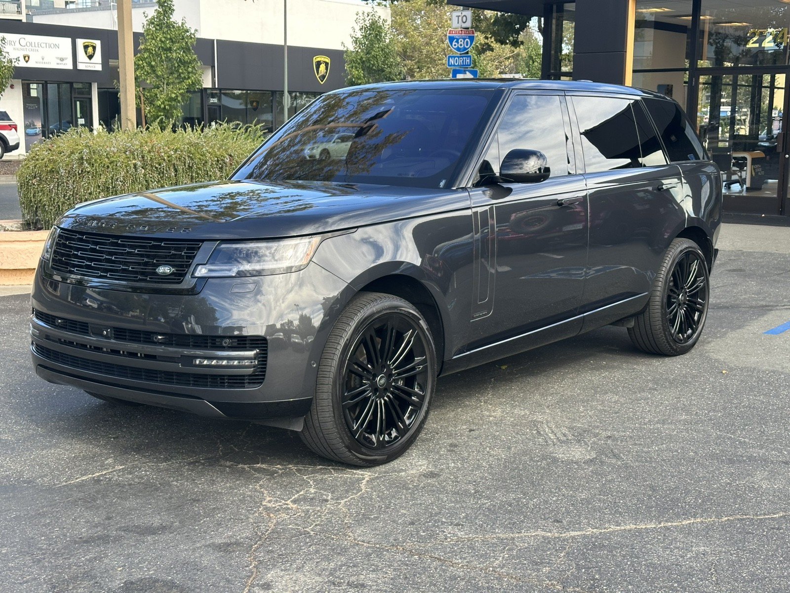 Used 2023 Land Rover Range Rover Long Wheelbase Autobiography AWD/4WD image 3