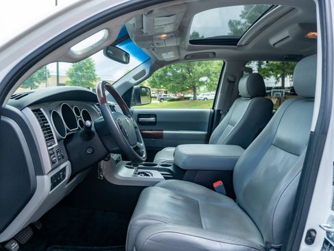 Used 2013 Toyota Sequoia Platinum AWD/4WD image 12