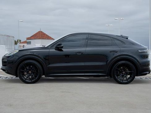 Used 2023 Porsche Cayenne GTS AWD/4WD image 6