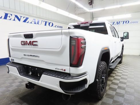Used 2024 GMC Sierra 2500 AT4 w/ AT4 Preferred Package image 4
