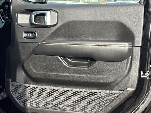 Used 2024 Jeep Wrangler Sahara w/ Safety Group image 15