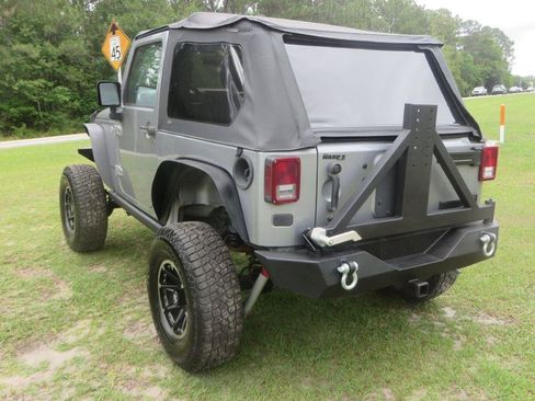 Used 2016 Jeep Wrangler Rubicon w/ Power Convenience Group AWD/4WD image 8