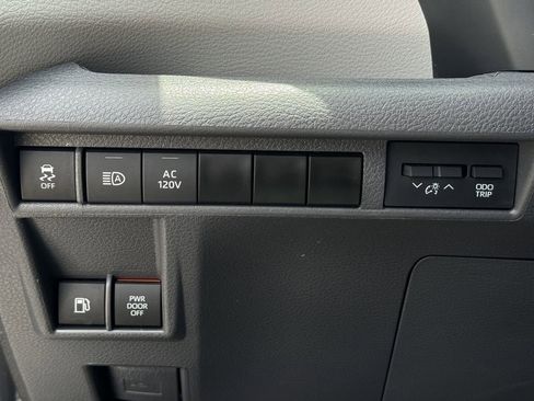 Used 2024 Toyota Sienna XLE w/ XLE Plus Package AWD/4WD image 23