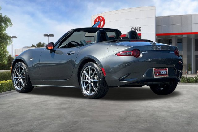 Used 2020 MAZDA MX-5 Miata Grand Touring RWD image 8