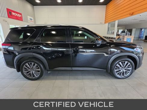 Used 2022 Nissan Pathfinder SL AWD/4WD image 6